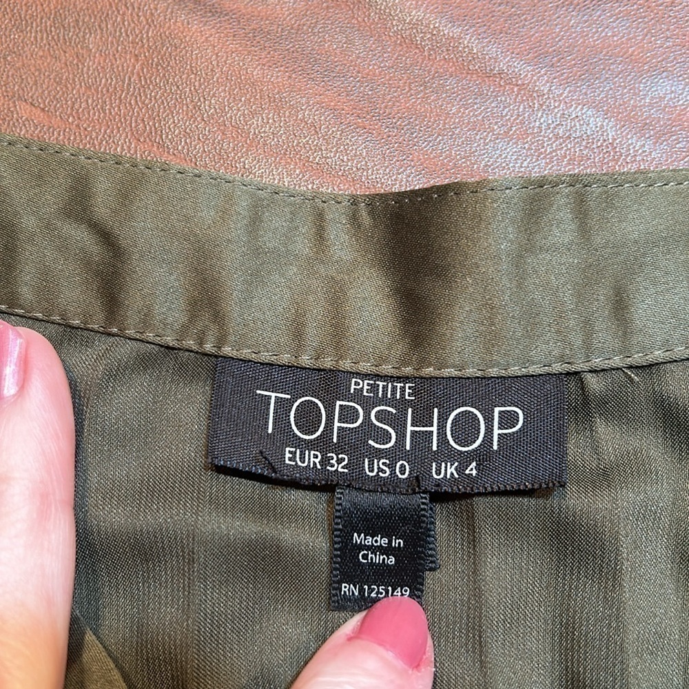 TOPSHOP PETITE Accordion Pleated Satin Olive Green Skirt, Size 0 - Picture 8 of 11